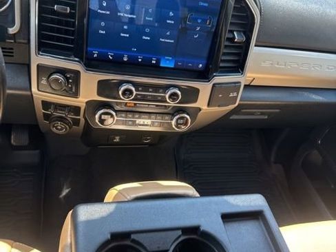 Used 2022 Ford F350 Lariat w/ Chrome Package AWD/4WD image 25