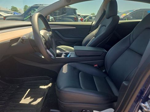 Used 2023 Tesla Model 3 Standard Range RWD image 5