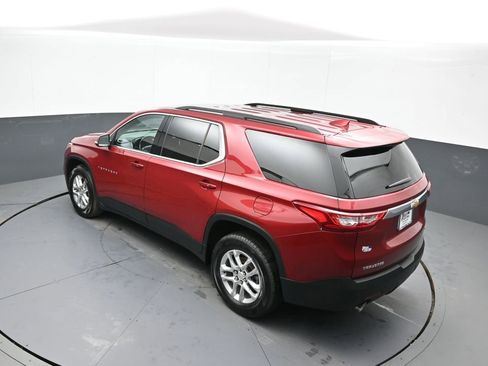Used 2021 Chevrolet Traverse LT image 40
