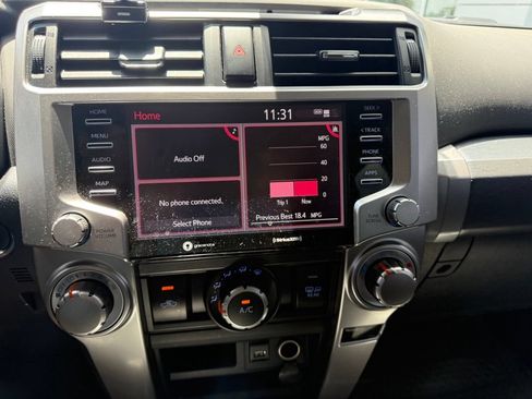 Used 2022 Toyota 4Runner SR5 AWD/4WD image 11