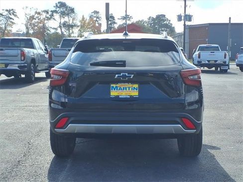 New 2026 Chevrolet Trax LT w/ Driver Confidence Package image 6