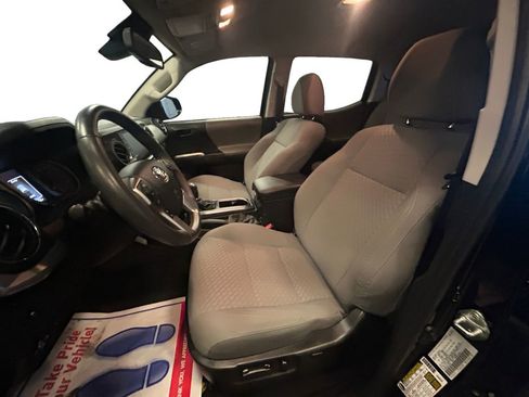 Certified 2022 Toyota Tacoma SR5 image 7