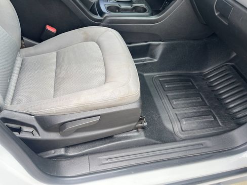Used 2018 Chevrolet Colorado W/T w/ WT Convenience Package RWD image 18