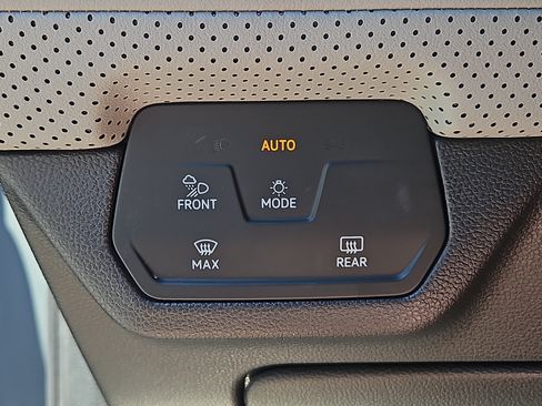 New 2026 Volkswagen Atlas Peak Edition AWD/4WD image 10