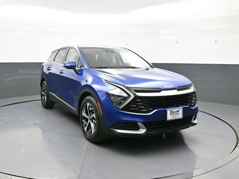 Certified 2023 Kia Sportage EX FWD image 3