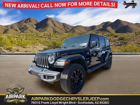 Used 2023 Jeep Wrangler Unlimited Sahara w/ Cold Weather Group AWD/4WD image 1