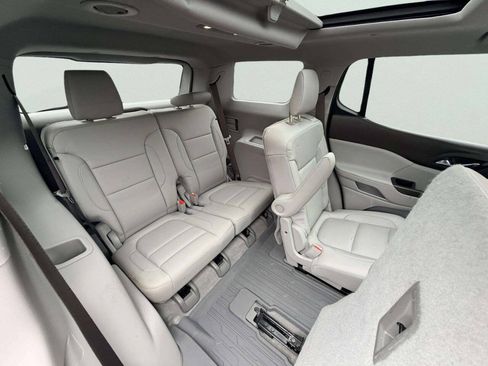 Used 2017 GMC Acadia SLT w/ LPO, Floor Liner Package AWD/4WD image 28