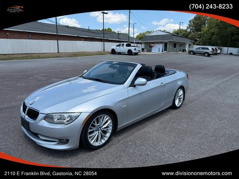 Used 2011 BMW 335i Convertible RWD image 11