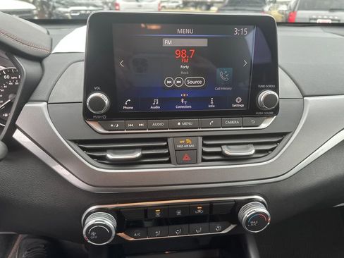 Used 2024 Nissan Altima 2.5 SR image 12