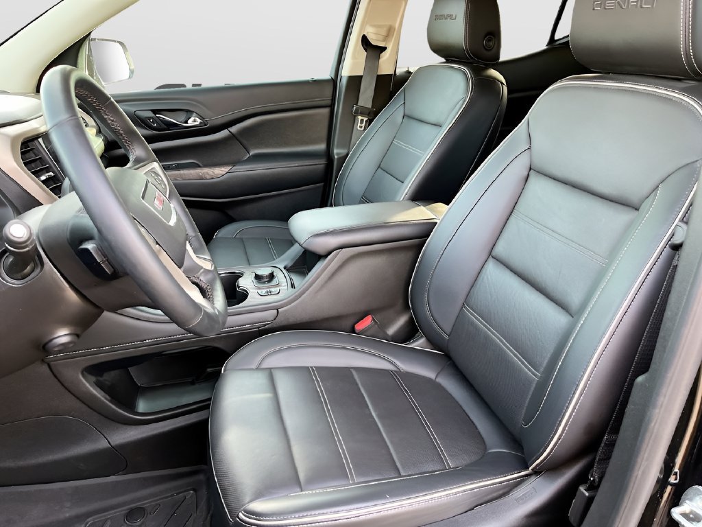 Used 2023 GMC Acadia Denali w/ Denali Technology Package FWD image 22