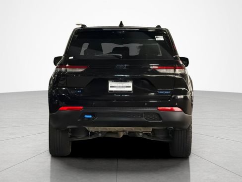 Used 2023 Jeep Grand Cherokee Trailhawk w/ Advanced Protech Group II AWD/4WD image 4