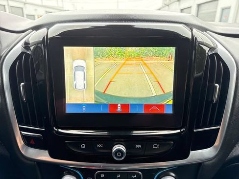 Used 2019 Chevrolet Traverse LT w/ LT Premium Package AWD/4WD image 21