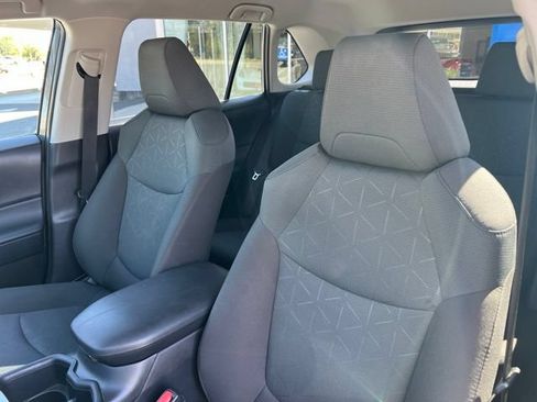 Used 2025 Toyota RAV4 XLE FWD image 14