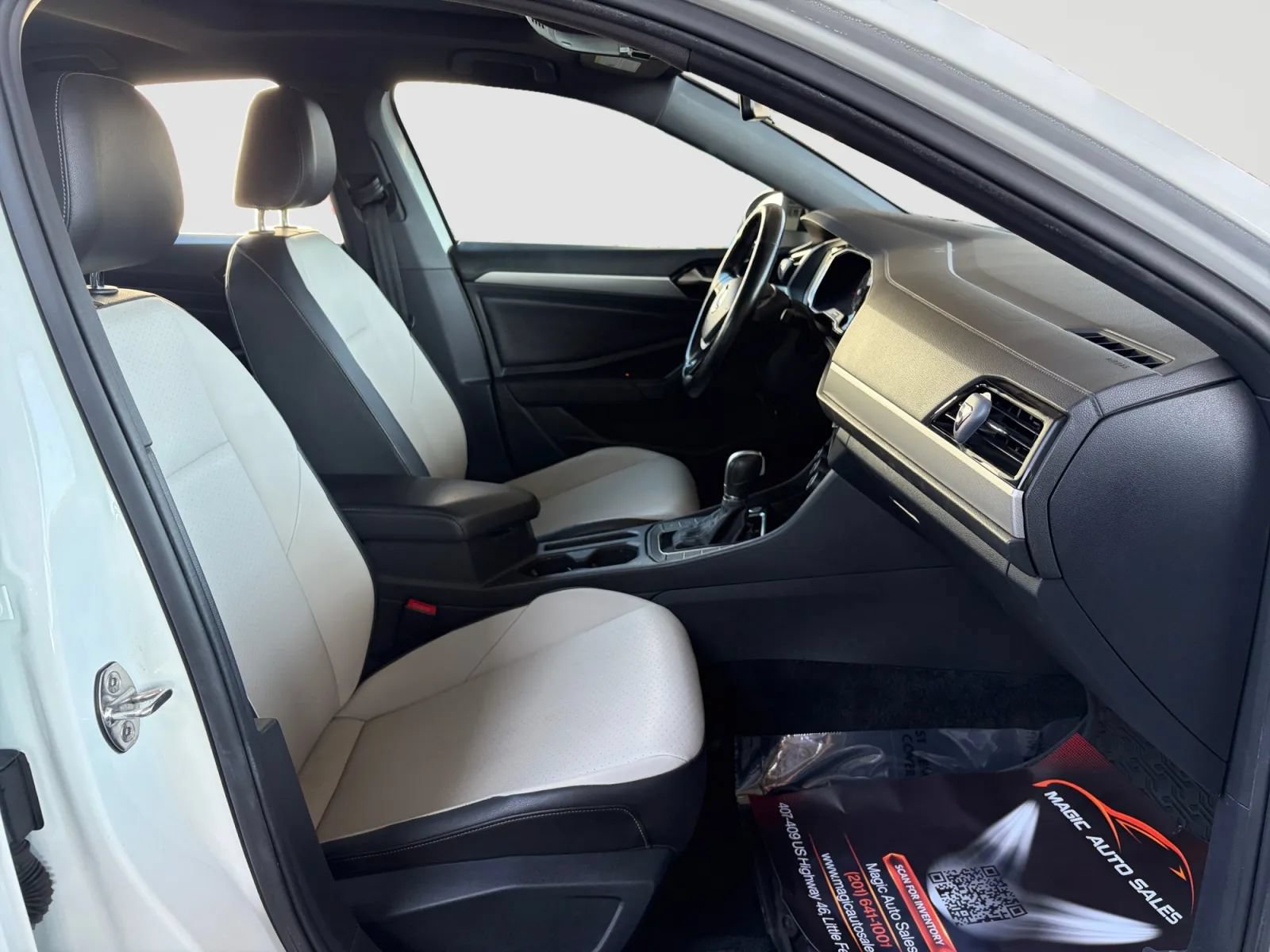 Used 2019 Volkswagen Jetta R-Line w/ R-Line Cold Weather Package FWD image 20