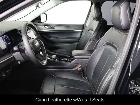 Used 2023 Jeep Grand Cherokee Limited w/ Luxury Tech Group II AWD/4WD image 14