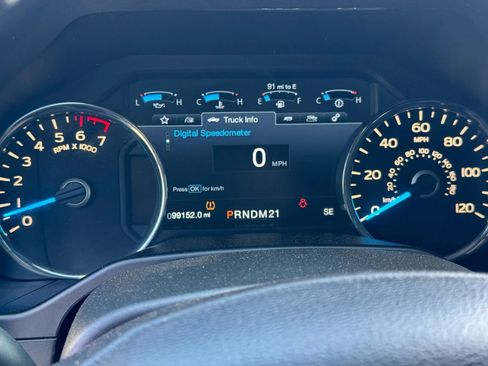 Used 2015 Ford F150 Lariat w/ Equipment Group 502A Luxury image 17