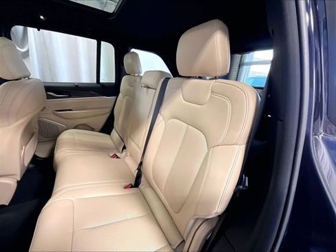 Used 2023 Jeep Grand Cherokee 4WD 4xe w/ Luxury Tech Group II image 15