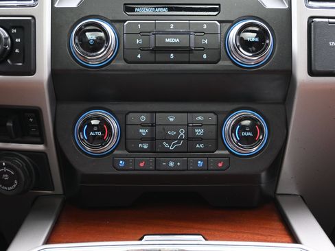 Used 2020 Ford F250 King Ranch w/ King Ranch Ultimate Package AWD/4WD image 40