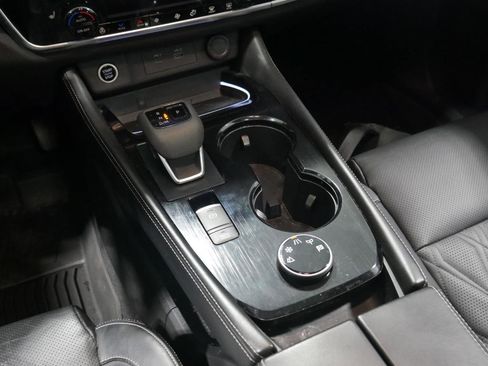 Used 2022 Nissan Rogue Platinum w/ Head-Up Display Package image 24