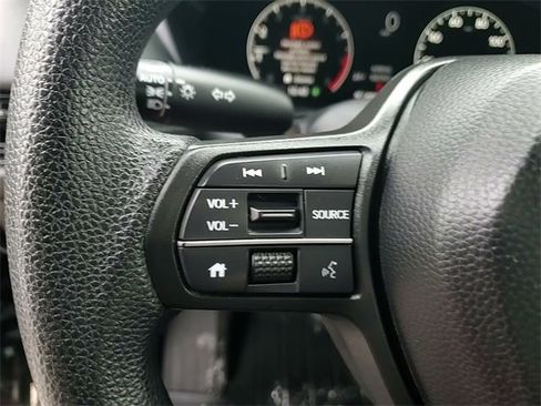 Used 2023 Honda HR-V LX image 15