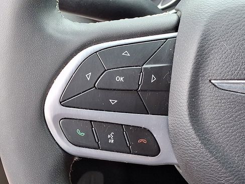 Used 2023 Chrysler Voyager LX FWD image 21