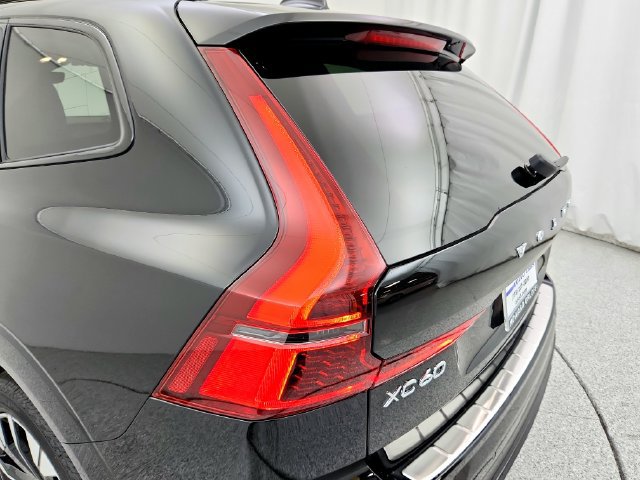 New 2026 Volvo XC60 B5 Plus w/ Protection Package Premier AWD/4WD image 28