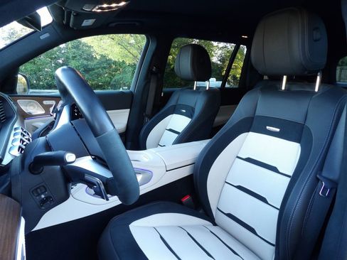 Used 2025 Mercedes-Benz GLS 63 AMG 4MATIC image 14