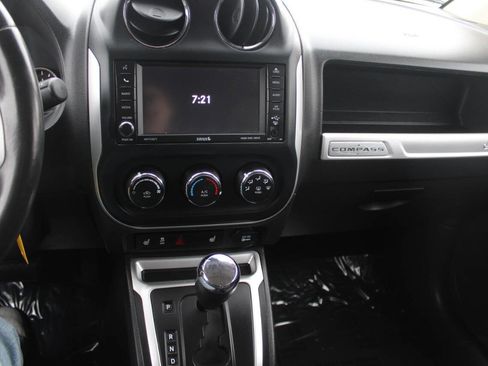 Used 2014 Jeep Compass Latitude image 12