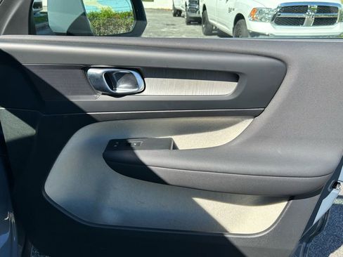 Used 2023 Volvo XC40 B5 Plus w/ Protection Package Premier image 32