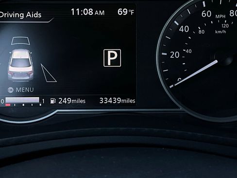 Used 2025 Nissan Versa SV image 34