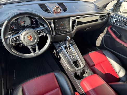 Used 2018 Porsche Macan S AWD/4WD image 17