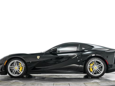 Used 2020 Ferrari 812 Superfast image 6