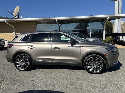 Used 2021 Lincoln Nautilus Reserve w/ Equipment Group 202A image 10