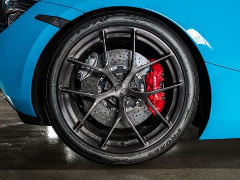 Used 2018 McLaren 720S RWD image 23