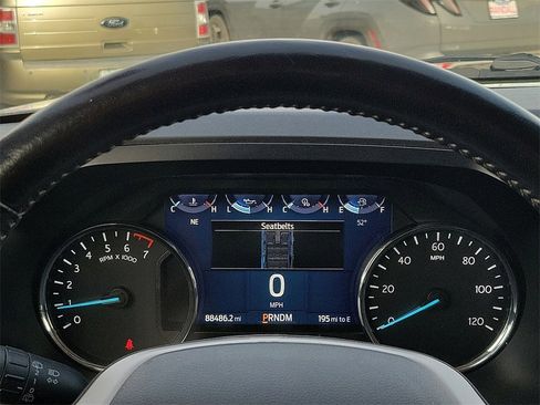 Used 2022 Ford Expedition XLT image 19