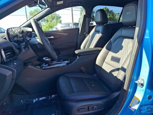 New 2025 Buick Envista Sport Touring w/ Convenience I Package image 6