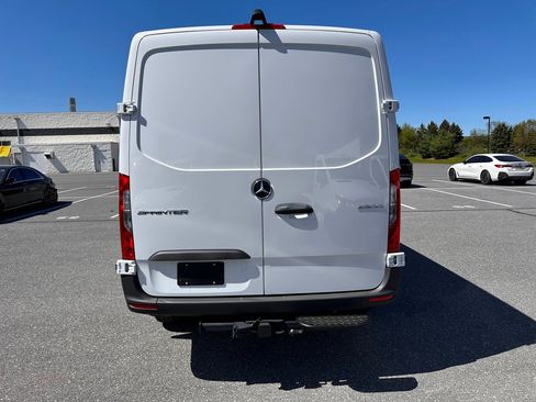 Used 2025 Mercedes-Benz Sprinter 2500 image 5