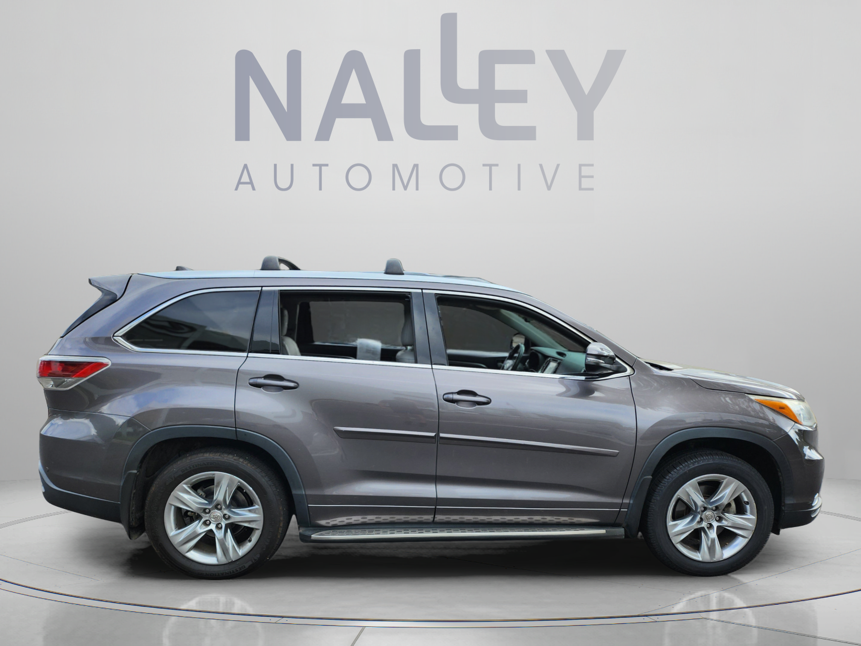 Used 2015 Toyota Highlander Limited Platinum FWD image 4