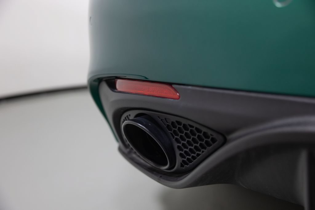 Used 2025 Alfa Romeo Giulia AWD w/ Driving Assist Package image 19