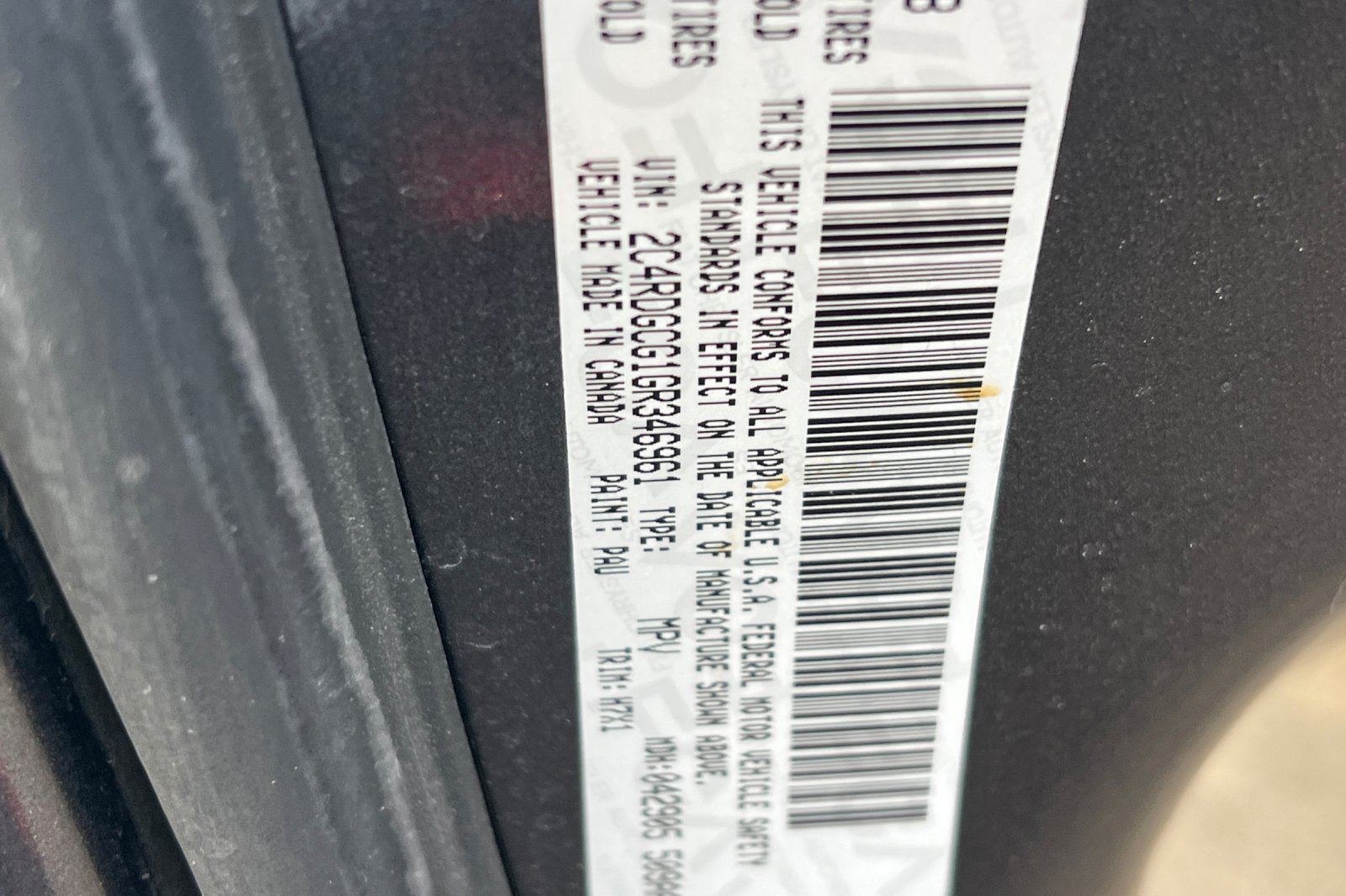Used 2016 Dodge Grand Caravan SXT w/ UConnect Hands-Free Group FWD image 32