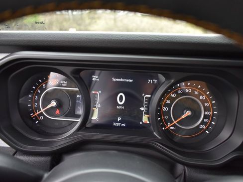 Used 2024 Jeep Wrangler Unlimited Sport AWD/4WD image 14