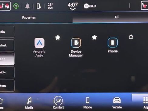 Used 2024 Chrysler Pacifica Touring-L image 25