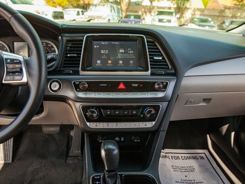 Used 2018 Hyundai Sonata SEL image 15
