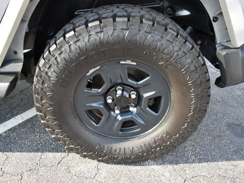 Used 2018 Jeep Wrangler Unlimited Sport AWD/4WD image 32