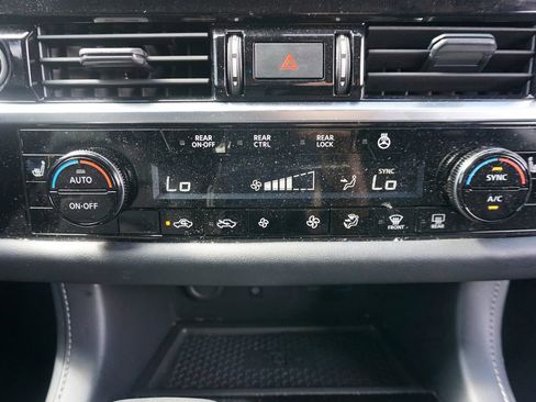 Used 2024 Nissan Pathfinder SL w/ SL Premium Package image 12