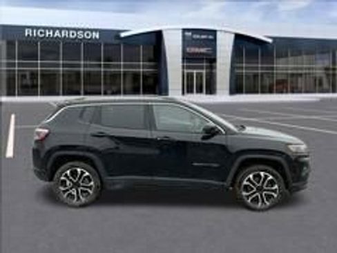 Used 2022 Jeep Compass Limited image 4