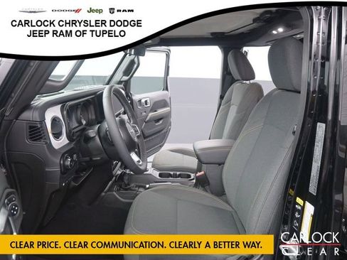 Used 2025 Jeep Wrangler Sahara AWD/4WD image 12