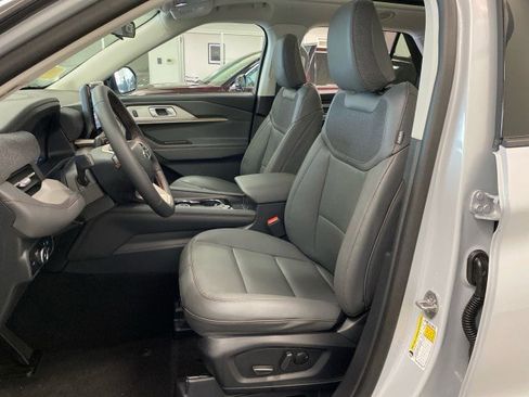 New 2026 Ford Explorer Active w/ Active Comfort Package image 17