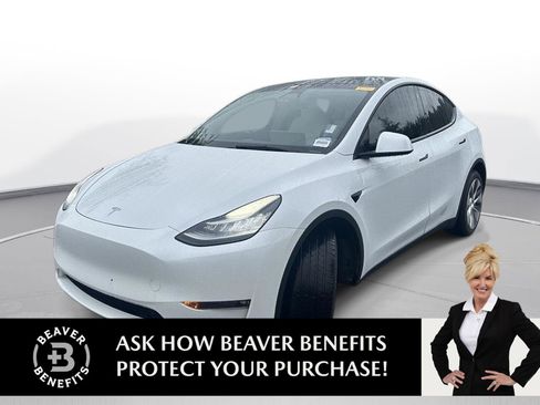 Used 2023 Tesla Model Y Long Range AWD/4WD image 1