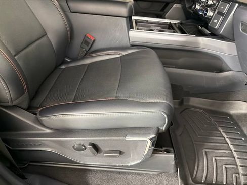 Used 2024 Ford F250 Lariat w/ Lariat Ultimate Package AWD/4WD image 33